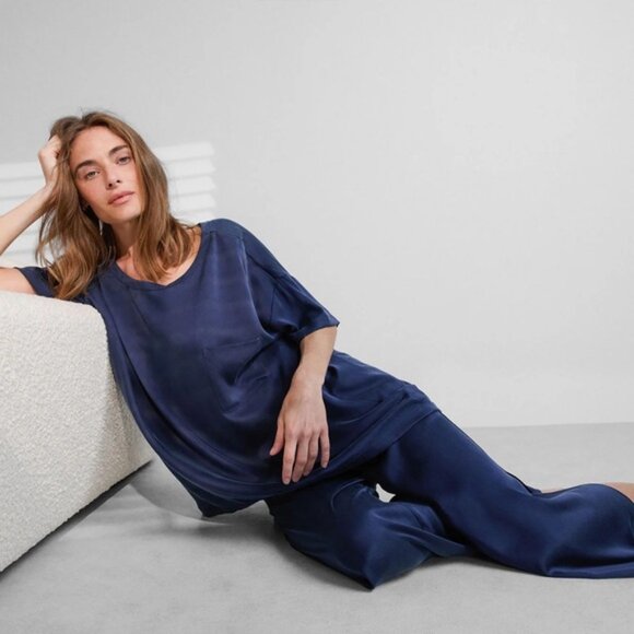 Lunya Washable silk oversized tee wide leg pant pajama set • medium - Picture 10 of 10